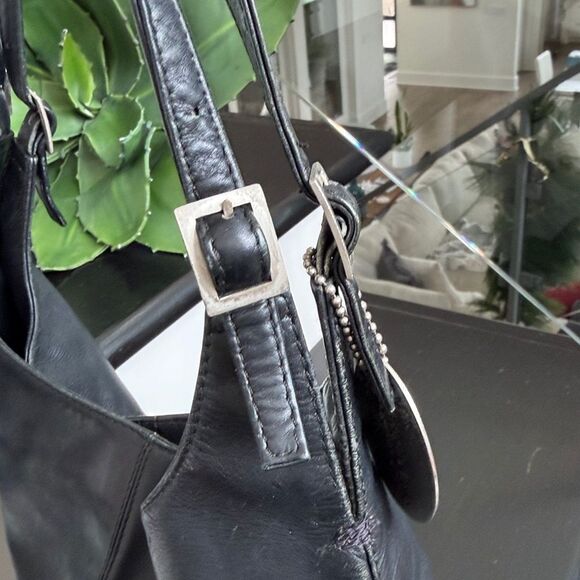 Genuine Leather Minimalist Shoulder Bag Soft Luxurious Adjustable Buckle Straps - Picture 7 of 12